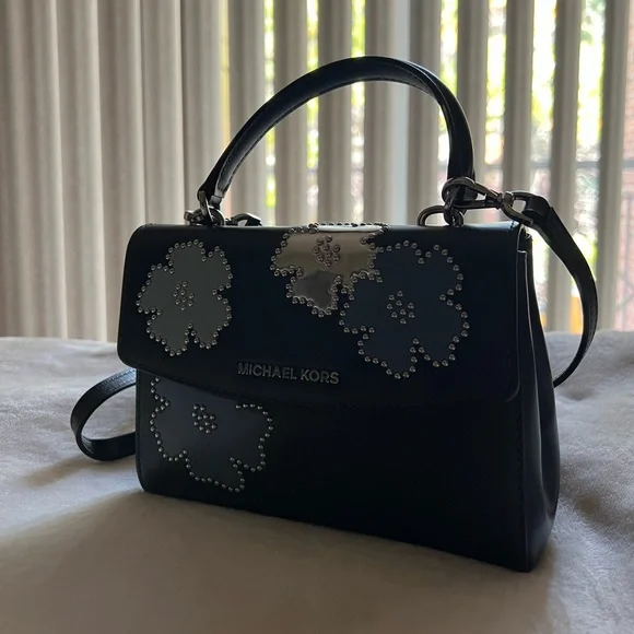 Navy Blue Flower Crossbody Bag - Picture 1 of 1
